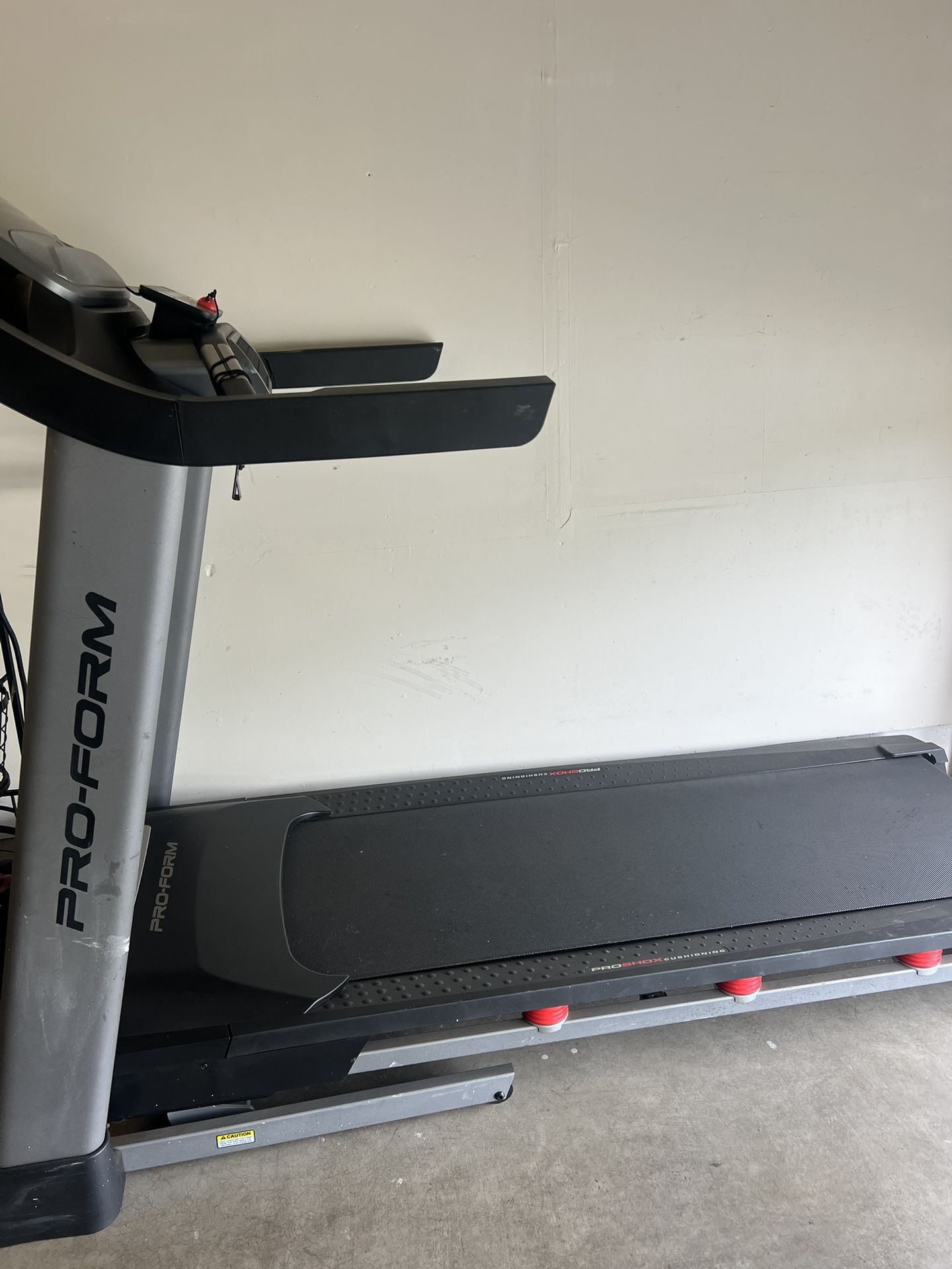 ProForm Treadmill – Excellent Condition! Ready to Use!