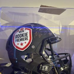 RARE 2022 NFL Rookie Premiere Full-Size Signed Helmet – 40+ Autographs – Authenticated