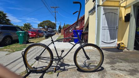 Nice Cruiser Bike Medium Size Frame