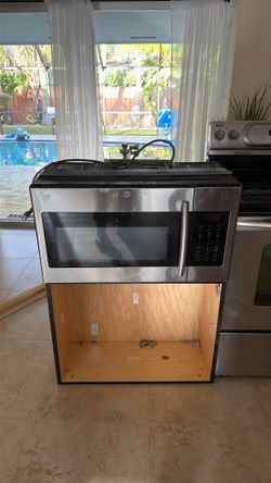 Samsung Microwave & Kitchen Aid oven and stove