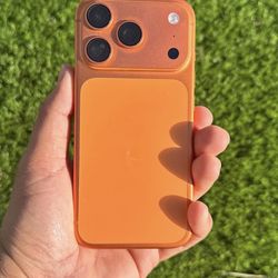 iPhone 17 pro!!! Unlocked ! Like new !!