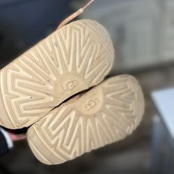 Used Boot Ugg Size 10 Kids