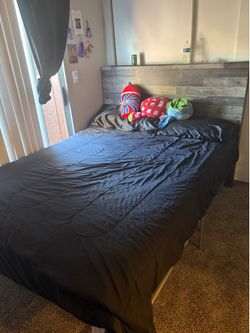 Bed set / Dresser / cabinet