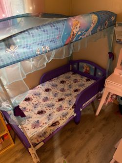 Frozen kids bed