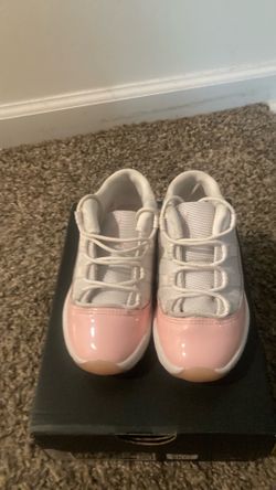 Legend pink and white Jordan retro 11 low 10c