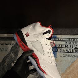 Jordan 5 Fire Red Size 7y