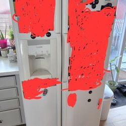 Refrigerator- Frigidaire Free