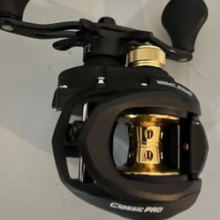 BAITCASTER REEL 