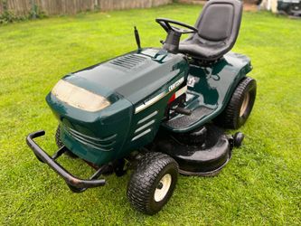 Craftsman Briggs 19.5HP opposed twin engine 42” Lawntractor