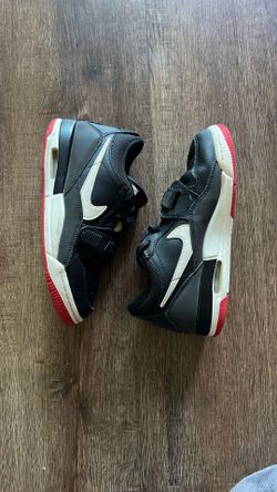 Air Jordan Legacy 312 Low Big Kids' Shoes (Black/University Red/Sail) Size 4.5