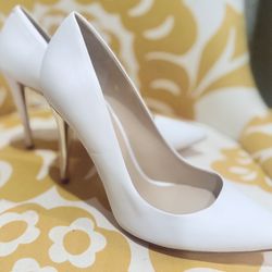 *REAL Marciano white Stilletos!! Gold Heel Never Worn 