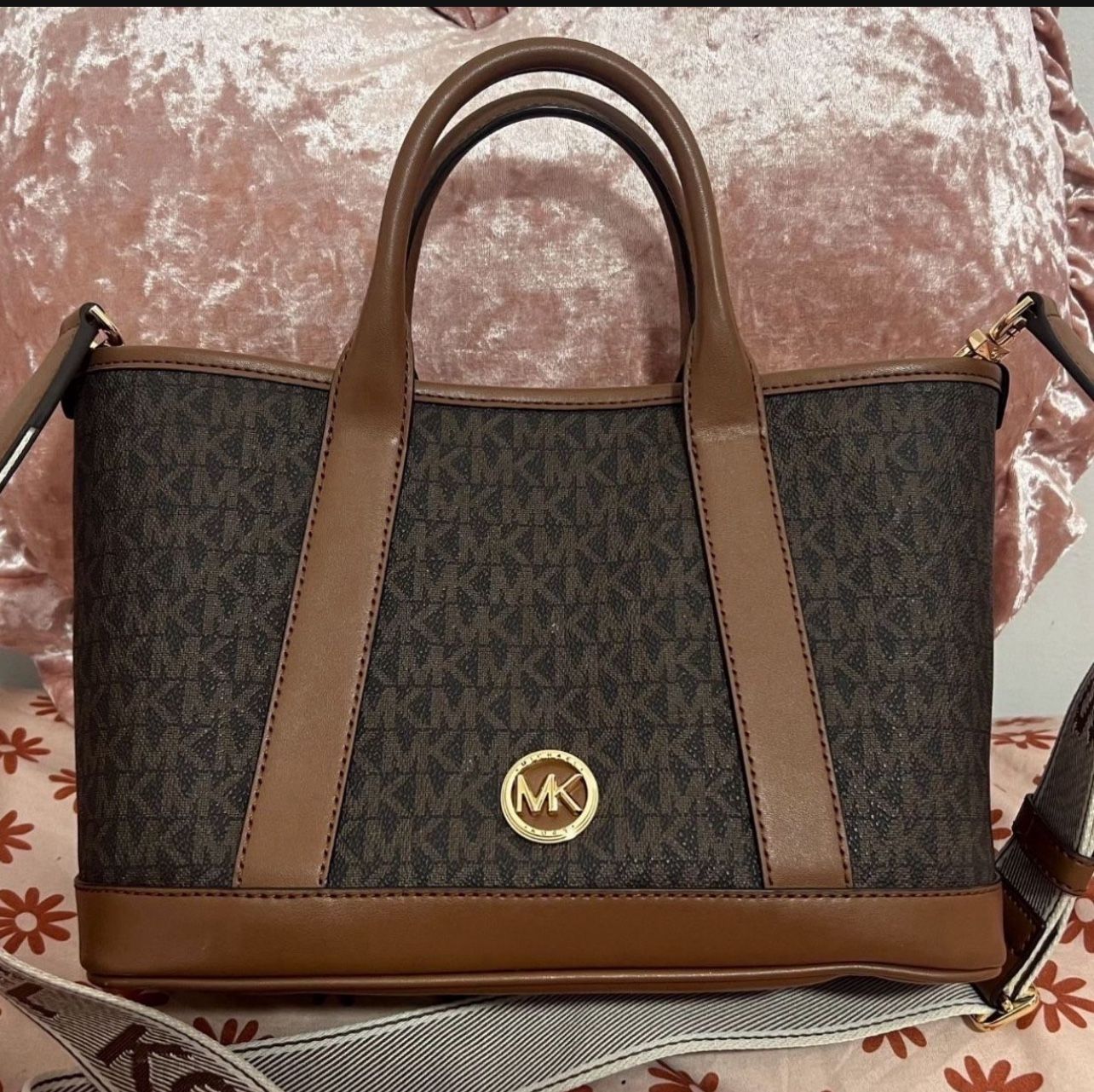Micheal Kors Small/medium Tote
