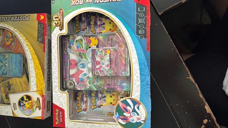 Pokémon 30th Celebration Sylveon ex Box