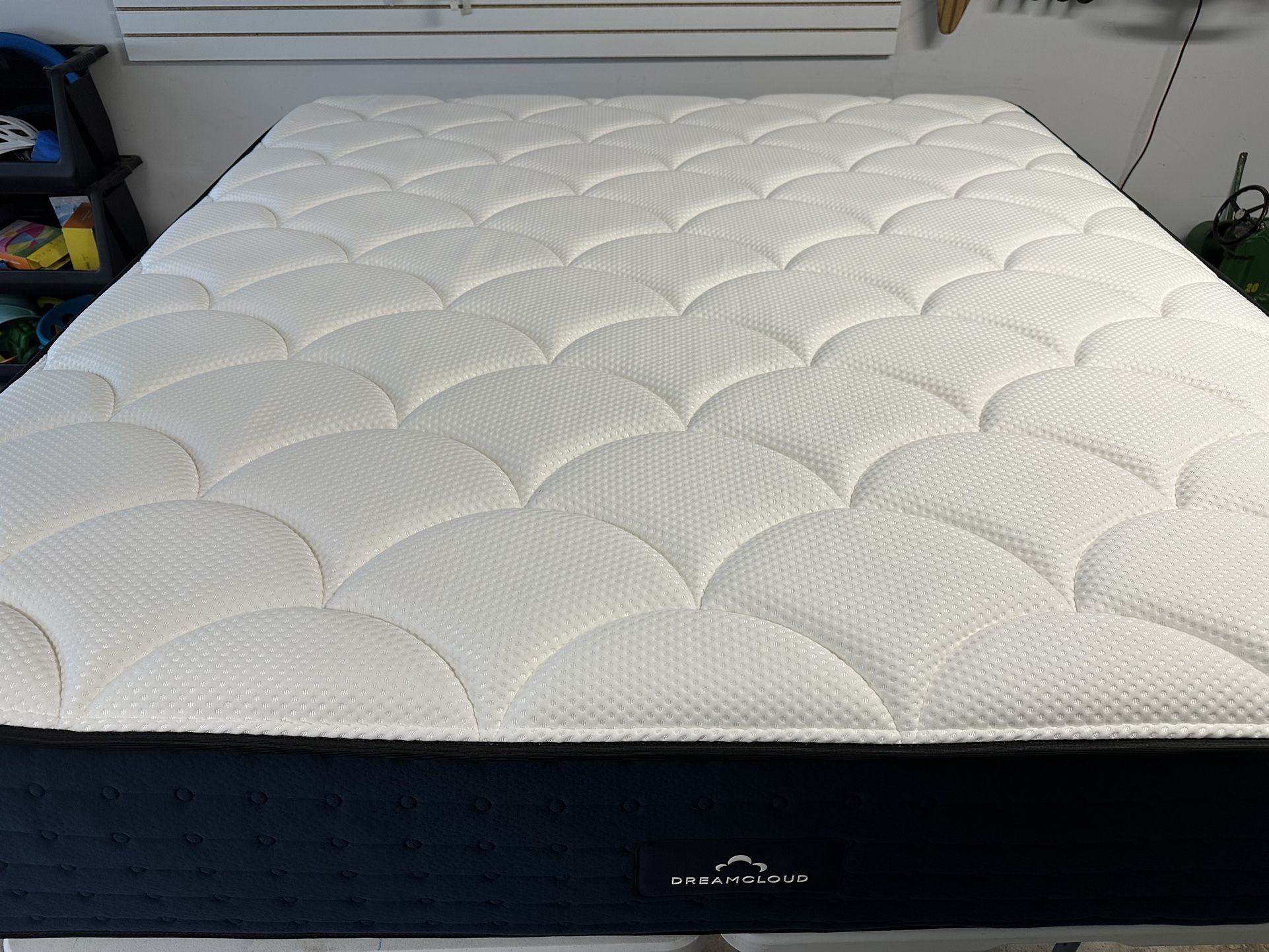 King - Dreamcloud Premier - Used Like New