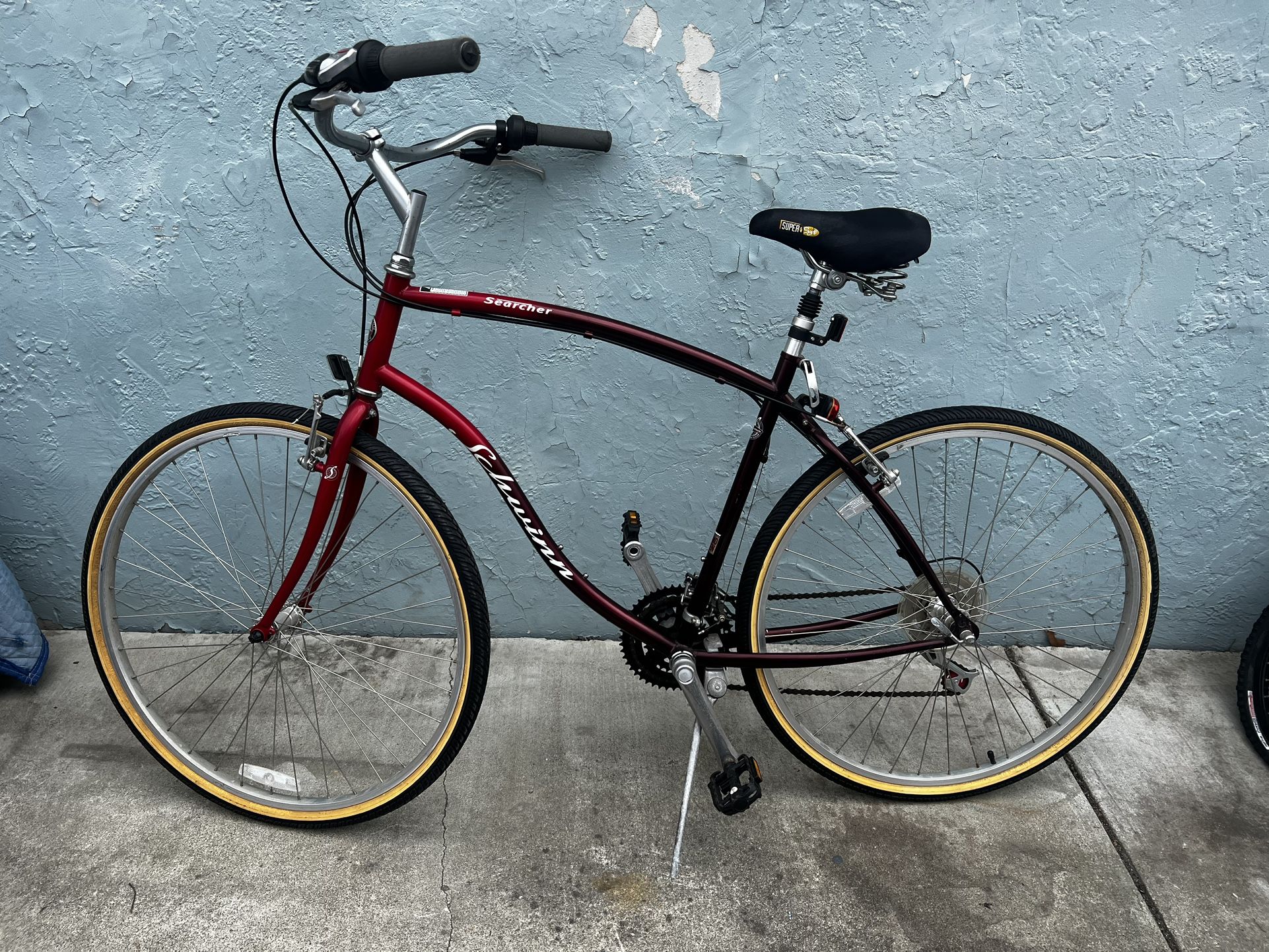 Schwinn Searcher Men Bike 700 Red In Great Condition