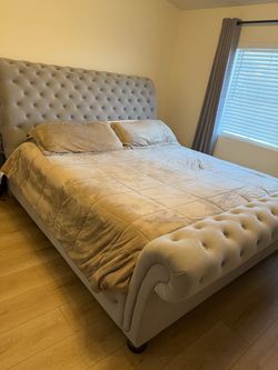 Hollywood king bed