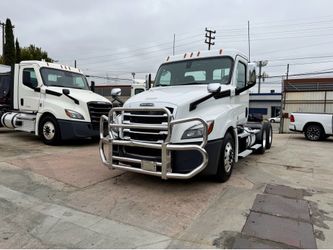 2020 Freightliner Cascadia 126