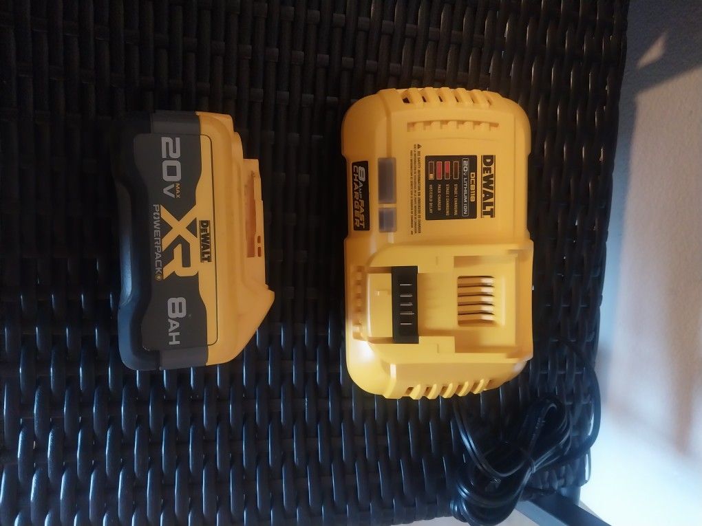 DEWALT FAST CHARGER 20V LITHIUM WITH BATTERY 8.0 AH