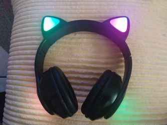 REDUCED - Bluetooth 5.0  Wireless Cat Ear Headset  LED lights - Black