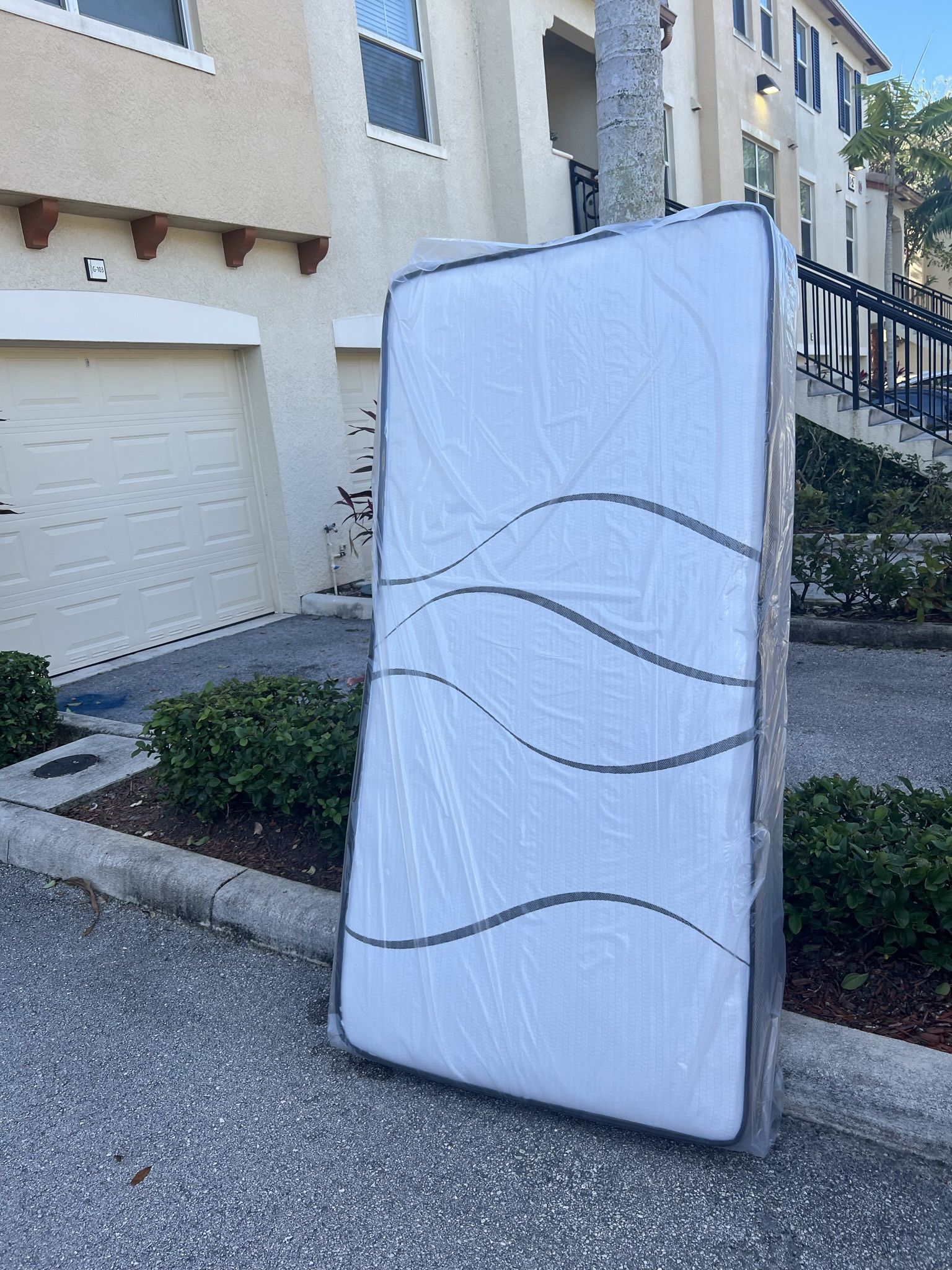   Mattresses: twin, full , queen regular ,  Colchon Nuevo Colchones plush or pillow top available cama bed mattress 