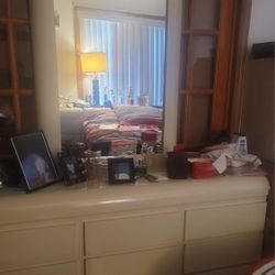 Free Bedroom Set No Mattress