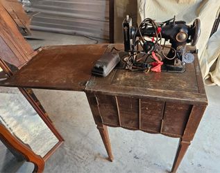 Antique 1950’s - 1960’s Belle Junior Sewing Machine