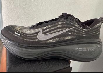 Brand New Nike Men Vomero PLUS- size 13