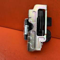 2024 2025 HYUNDAI SANTA FE REAR LIFTGATE LOCK LATCH ACTUATOR OEM 818L0R6100