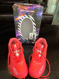 M.E.L.O. 01 basketball shoes