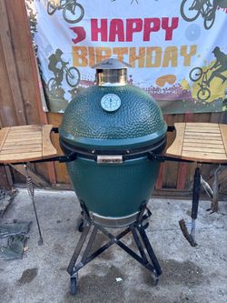 Big Green Egg Large with Stand and Side Tables