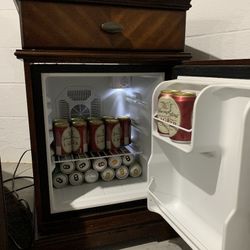 Mini Fridge 