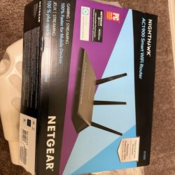 NIGHTHAWK® AC1900 Smart WiFi Router