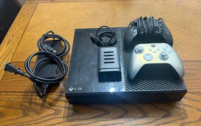 Xbox One .5TB with controllers and rechargeable batteries