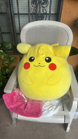 Giant pikachu squishmellow