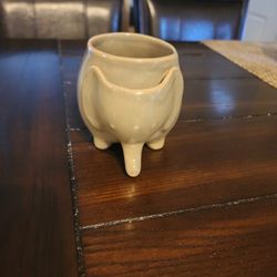  URBAN OUTFITTERS  ELEPHANT  MUG