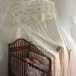 Crib + Mattress + Mosquito Net Included