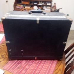 Bullseye Box    Vintage Gun Range Box