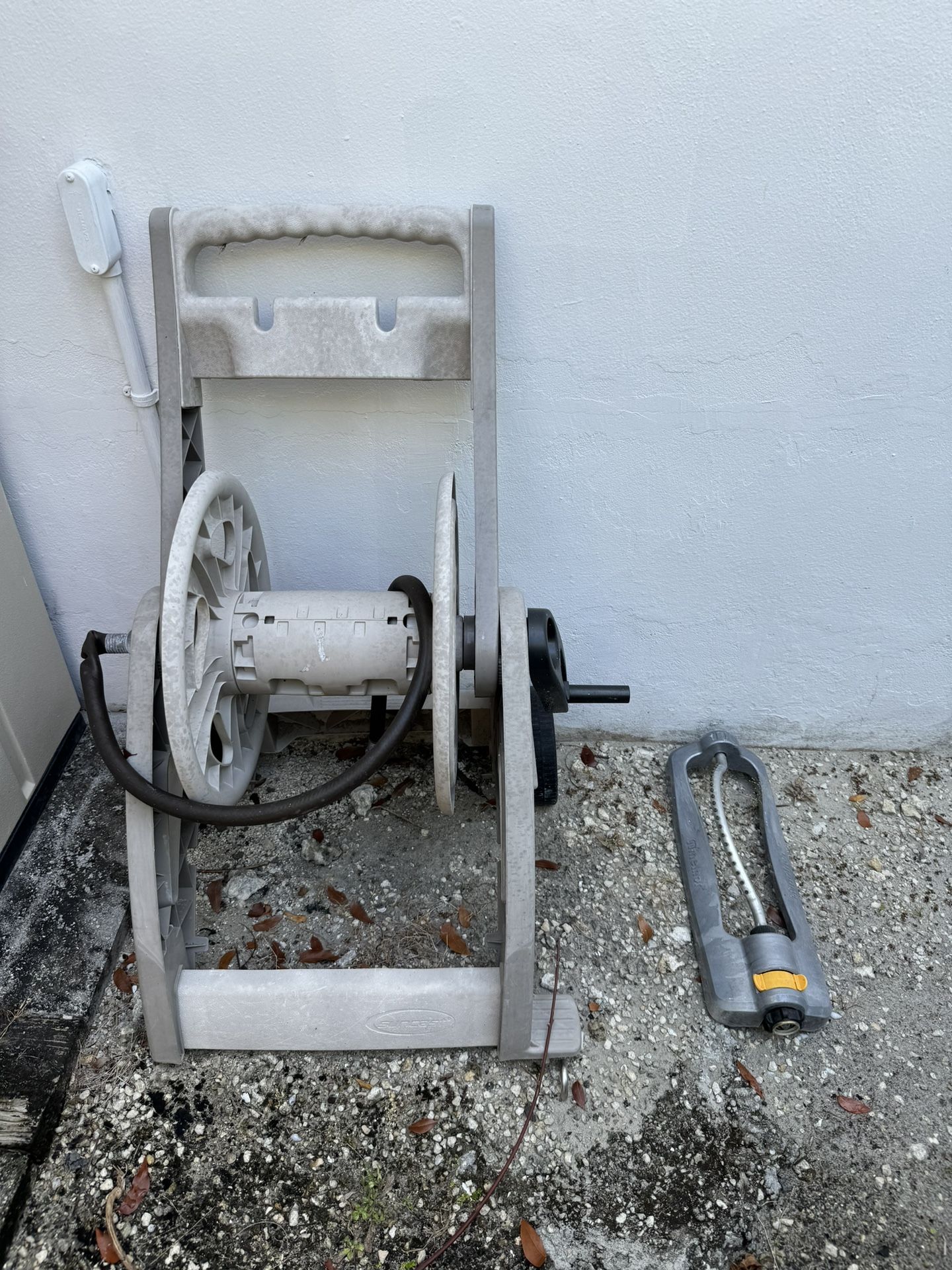 Hose Reel And Oscillating Sprinkler