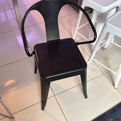 4 Dinning Room Chairs