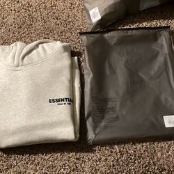 Light Oat Size L Essential Hoodie 