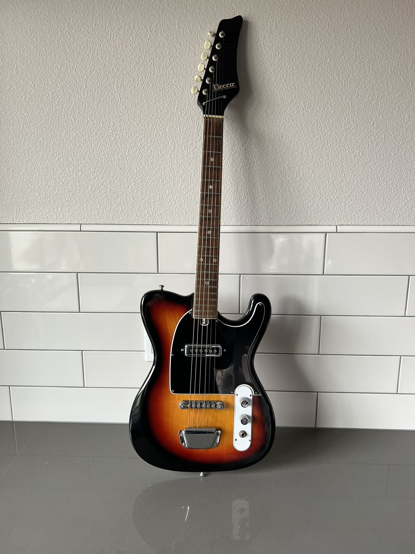 Decca Electric Guitar Vintage 1960’s
