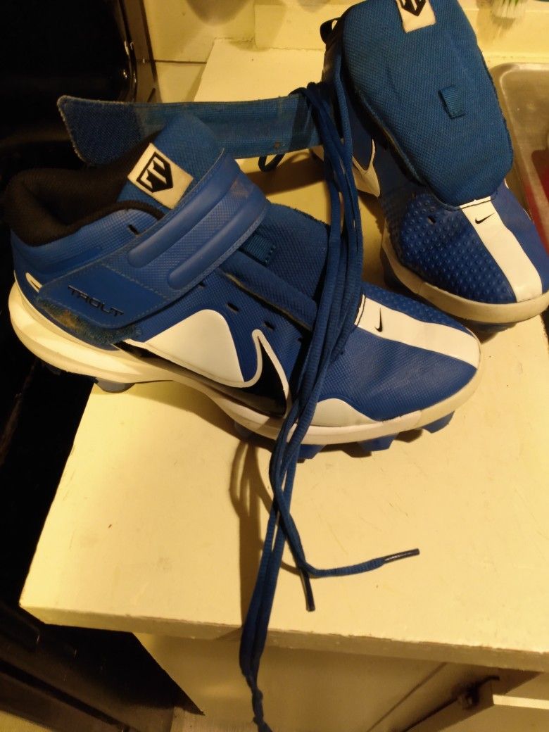 Nike Cleats Size 8