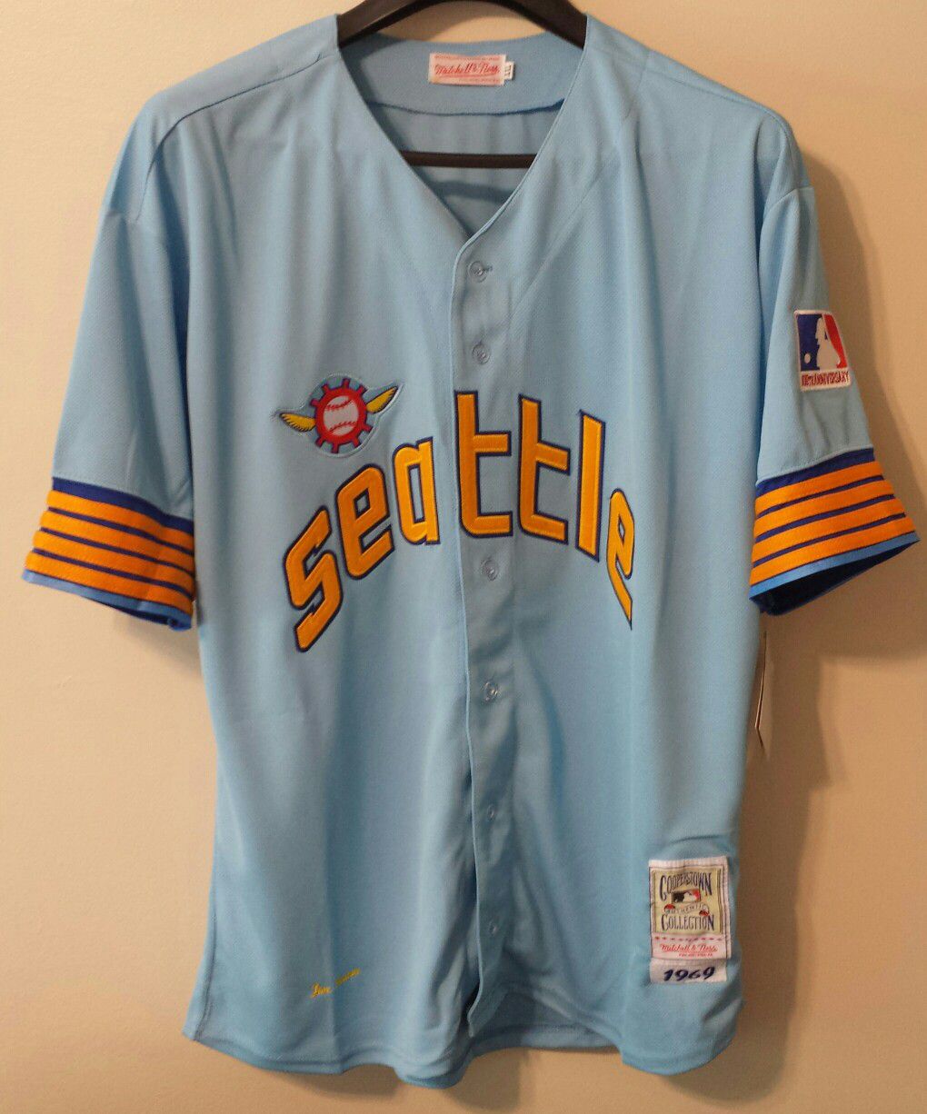 Jim Bouton 1969 Seattle Pilots Jersey for Sale in Queens, NY