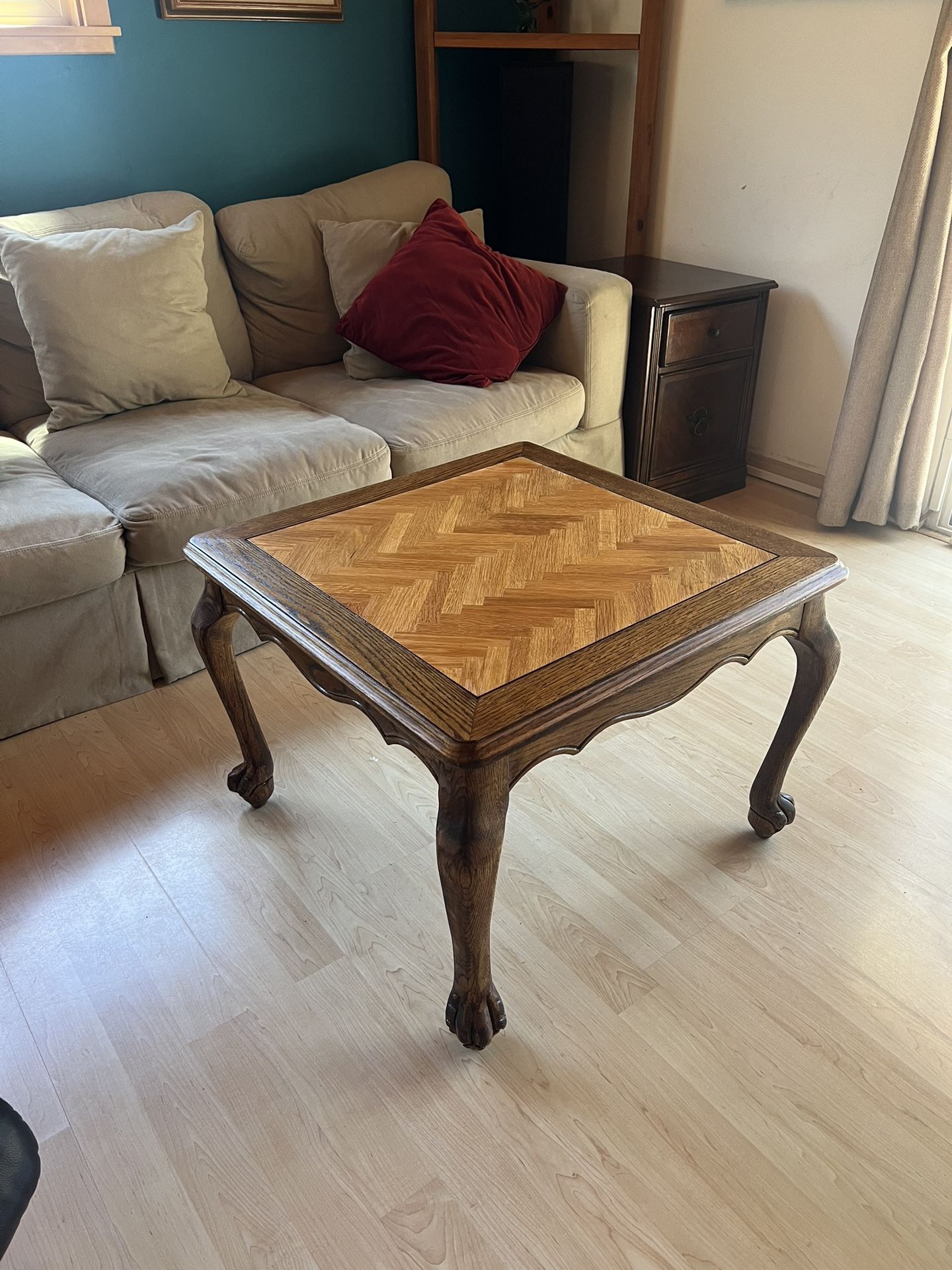 Side/end/coffee table with claw style legs