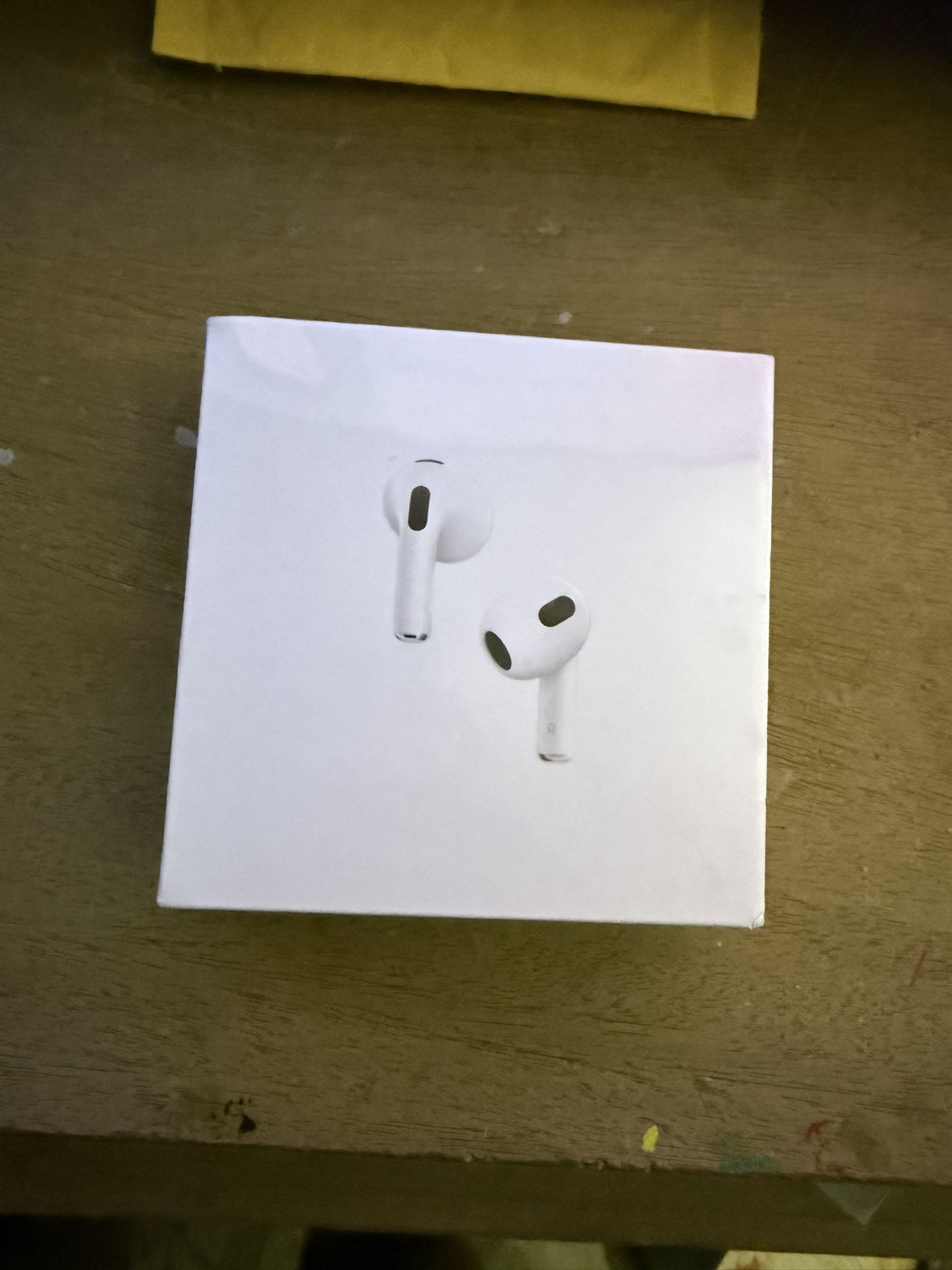 AirPods