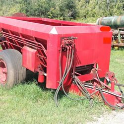 Nice! Fertilizer Feed Seed Sand Spreader - Trailer For Tractor