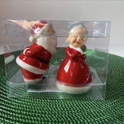 Santa & Mrs. Clause Salt & Pepper Shakers