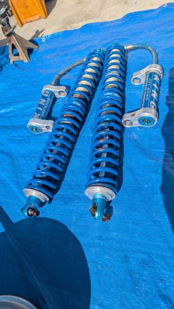 King 2.5 Coilovers w/ Remote Reservoirs – Pair