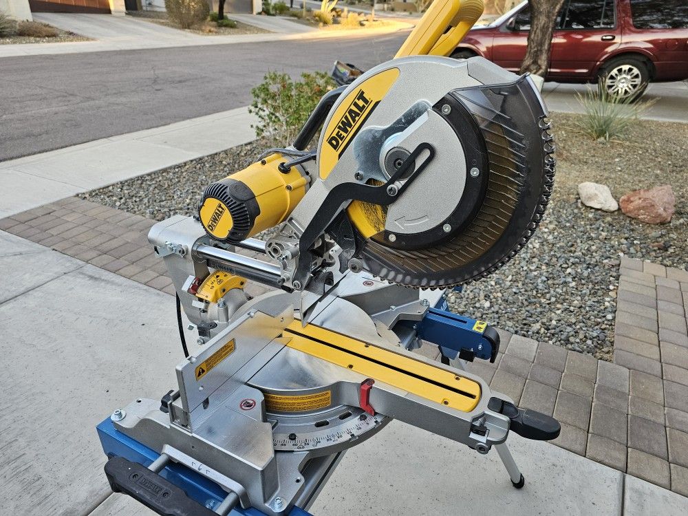 Dewalt 12 In Double-Bevel Sliding Compound Miter Saw Dws779 Dws780 with led light upgrade HERCULES Mobile Folding Miter Saw Stand