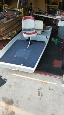 Jon boat / bass boat / fishing boat